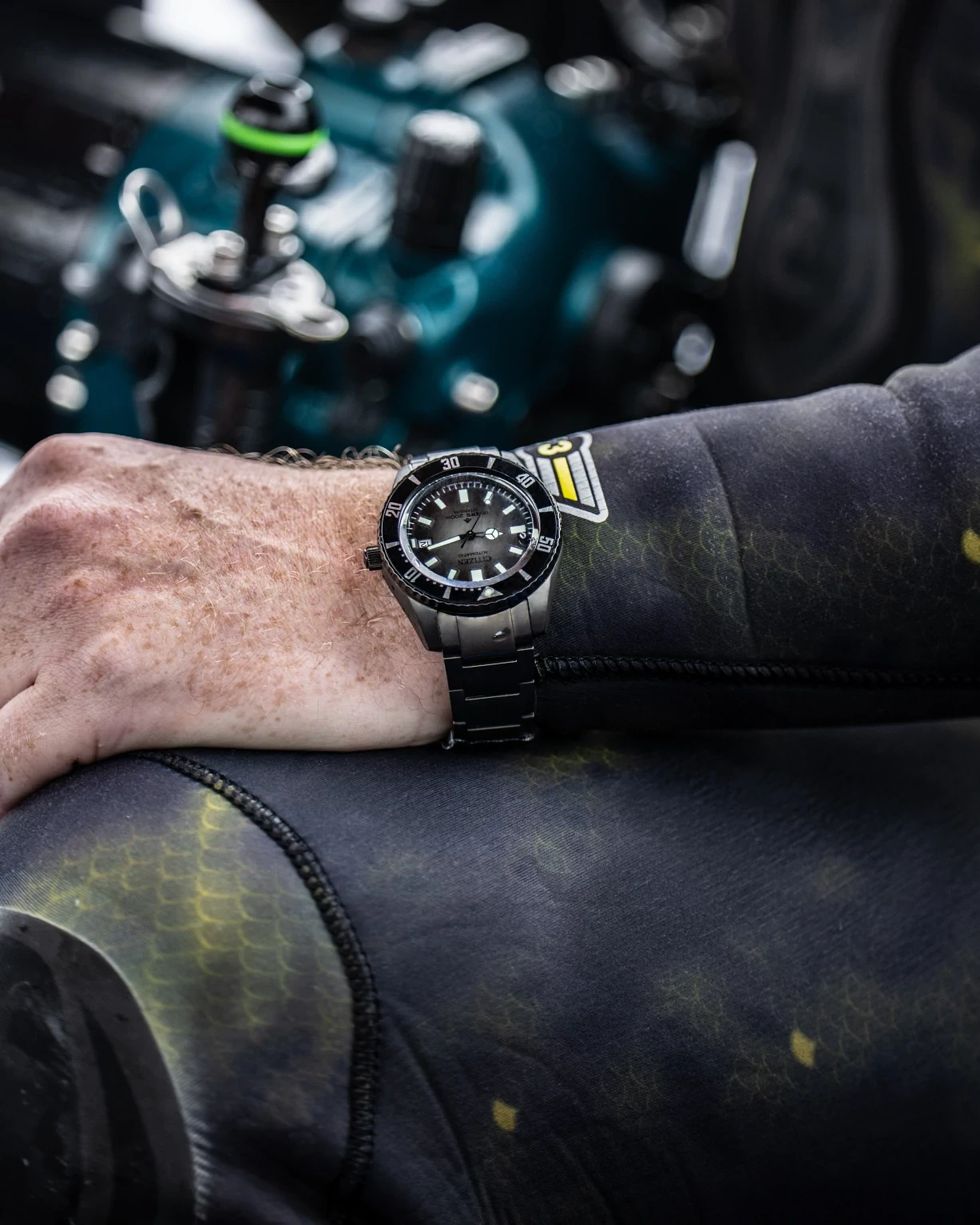 【美品メンテ済み】元箱付きCITIZEN VFD管時計 シシリアン 赤黒 美品メンテ済み】元箱付きCITIZEN VFD管時計 シシリアン 赤黒 美品